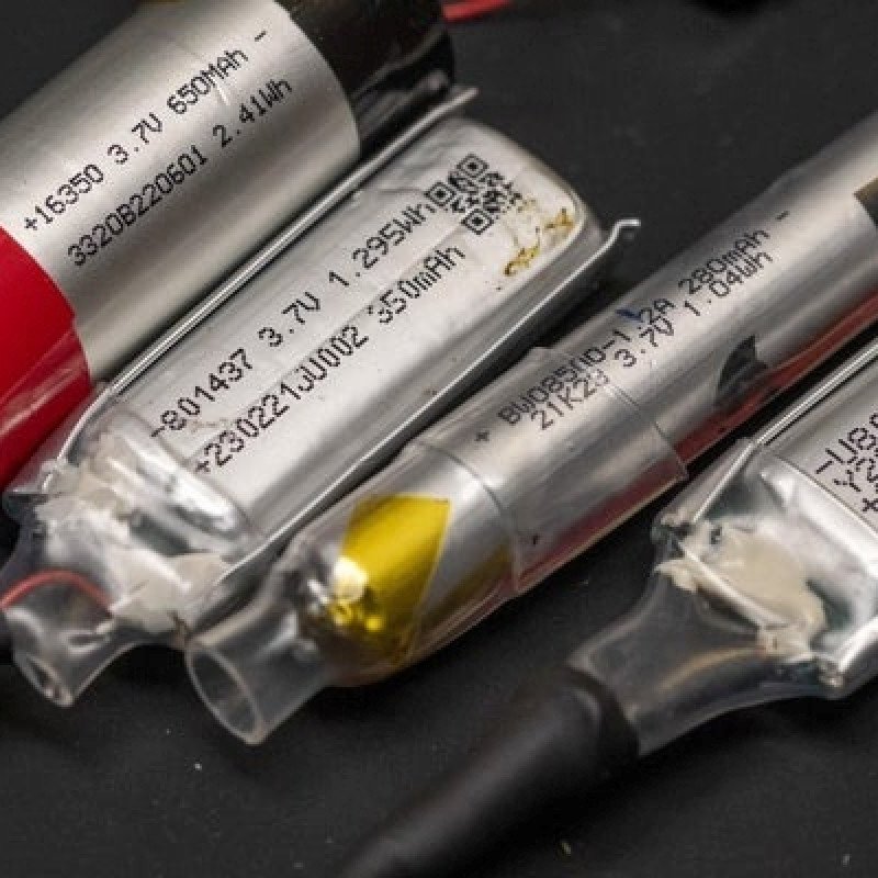 do vapes have lithium batteries
